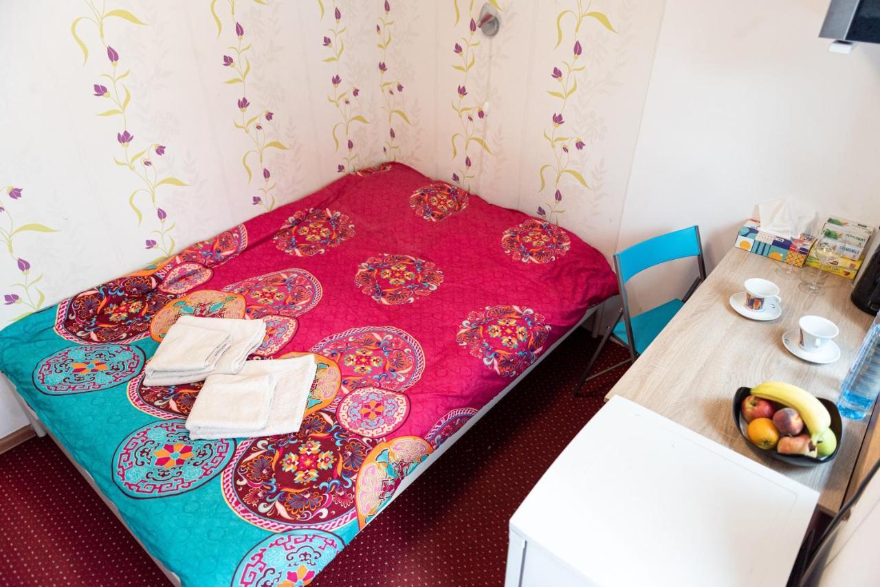 Center Walking Apartment And Room Bukares Bagian luar foto